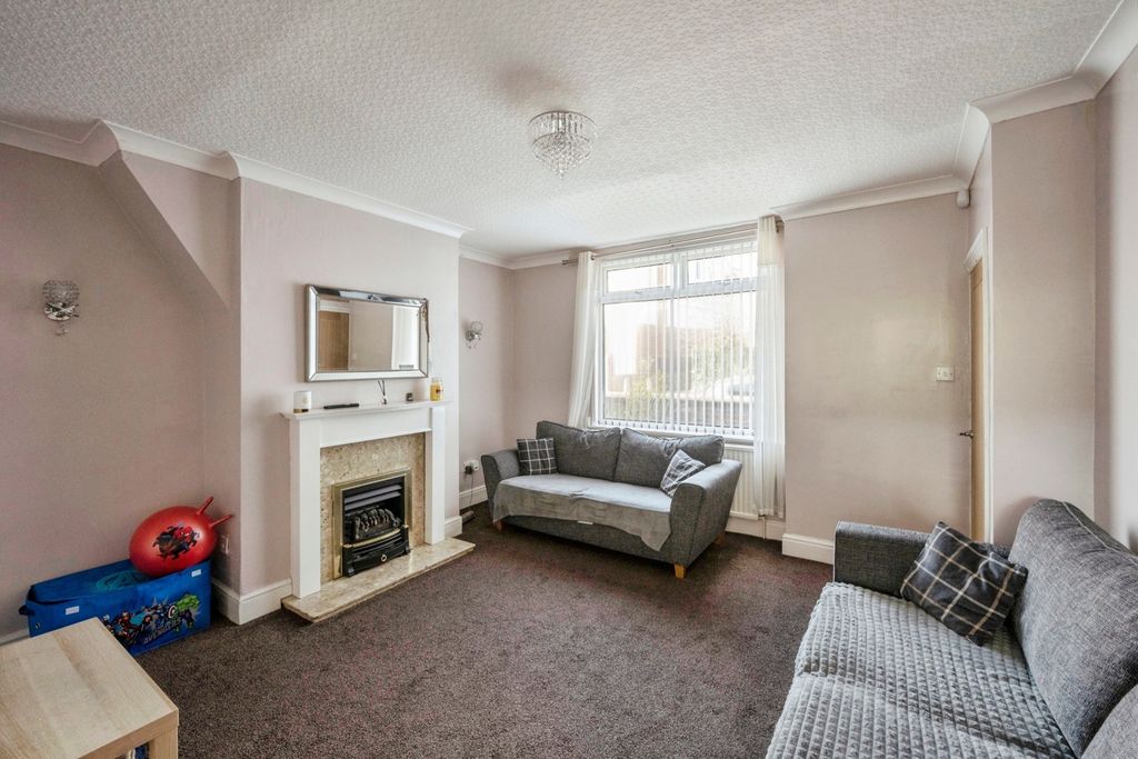 Property photo 2 of 10 Lounge