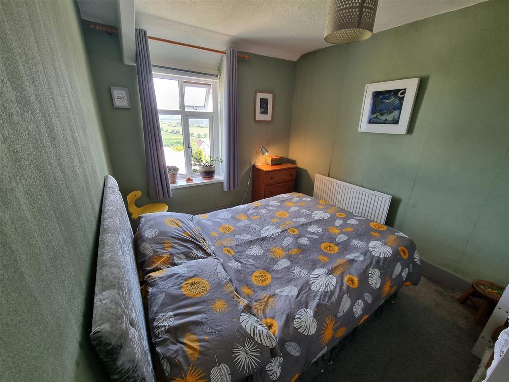 Property photo 3 of 15 Bed 1.Jpg