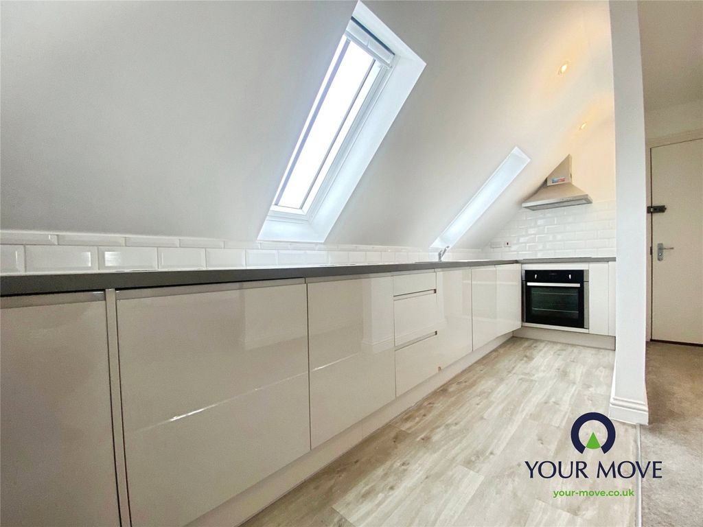 Property photo 2 of 11 Kitchen