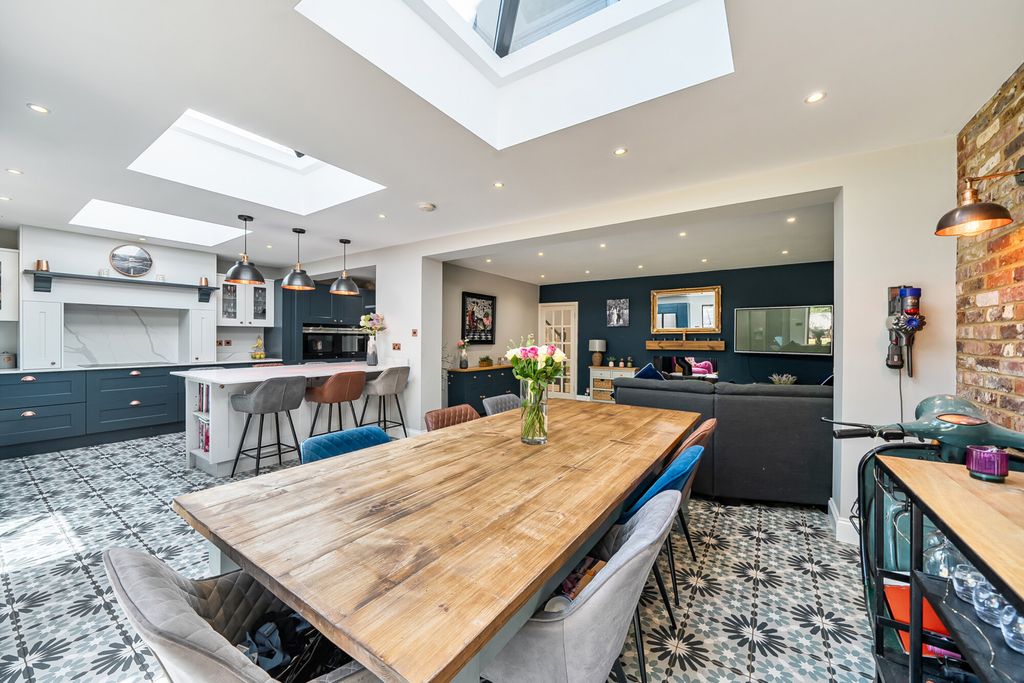 Property photo 2 of 20 1494326-20-6A5E37...