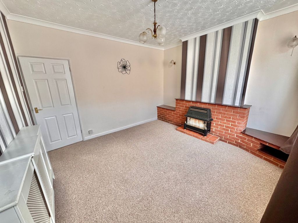 Property photo 3 of 27