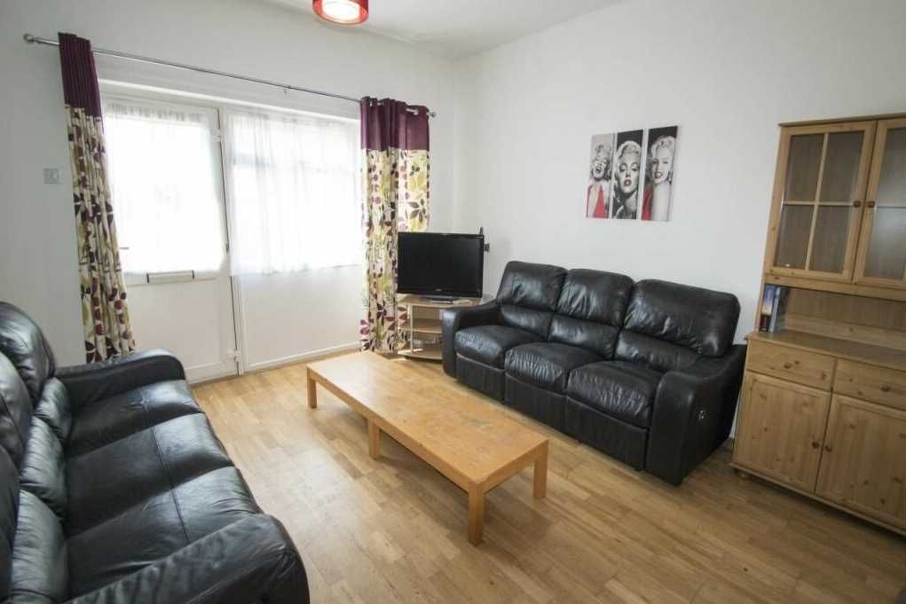 Property photo 2 of 7