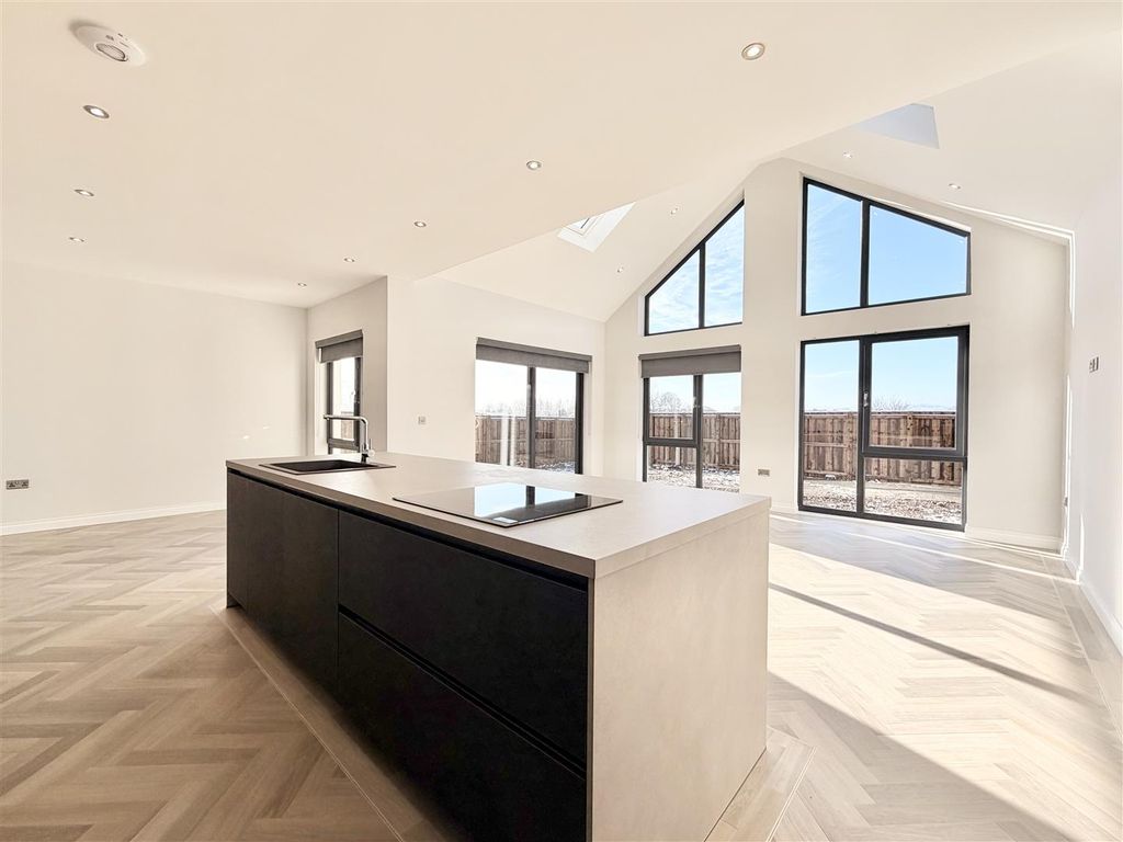 Property photo 3 of 23 Kitchen/Living