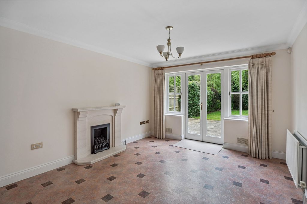 Property photo 3 of 36