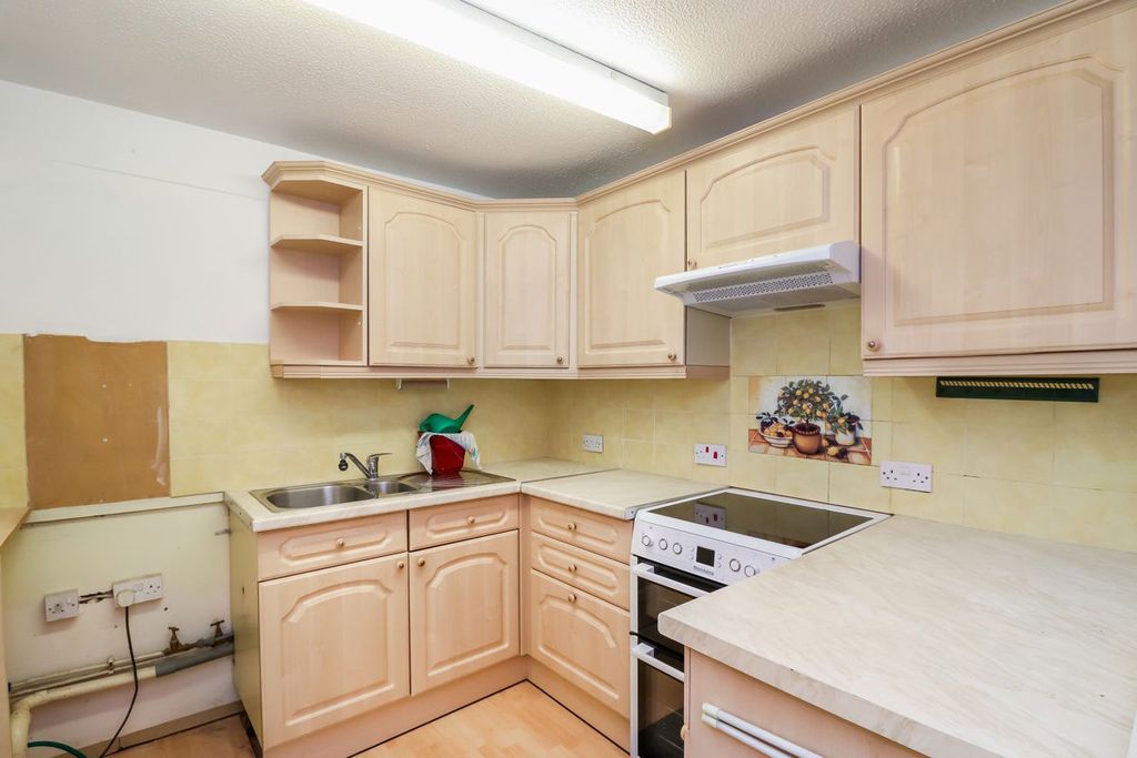 Additional image 5 of 1 bed flat for saleHigh Street, Abbots Langley WD5