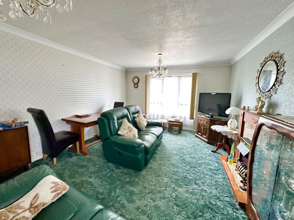 Property photo 3 of 8