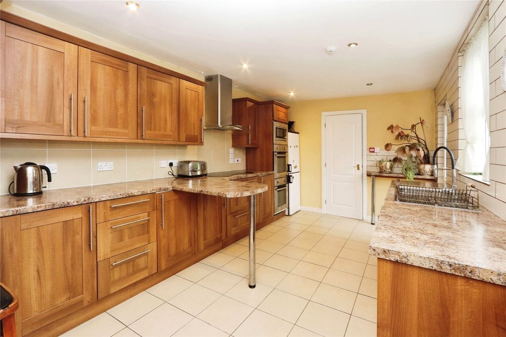 Property photo 2 of 23 Main Kitchen