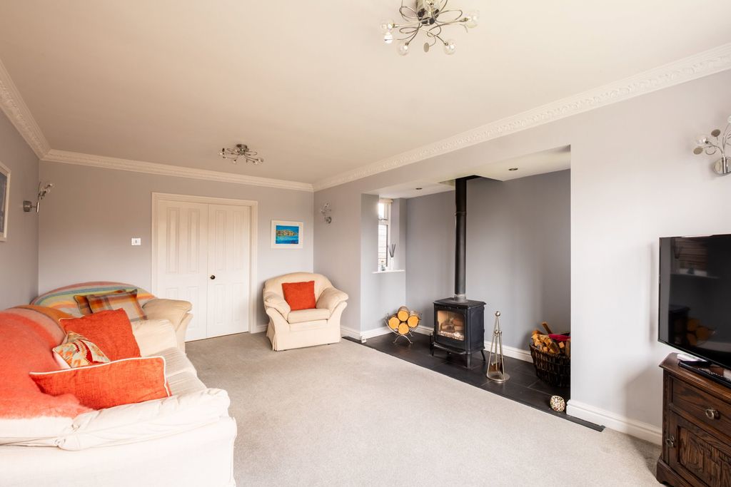 Additional image 4 of 5 bed detached house for saleVale Close, Lichfield WS13
