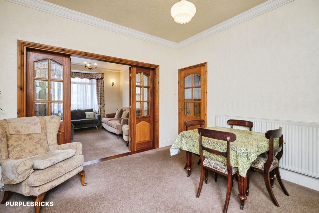 Property photo 3 of 23