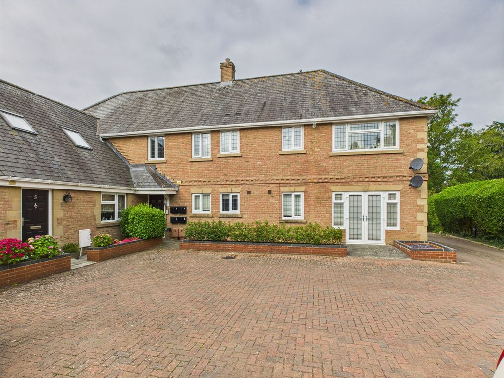 Property photo 2 of 11