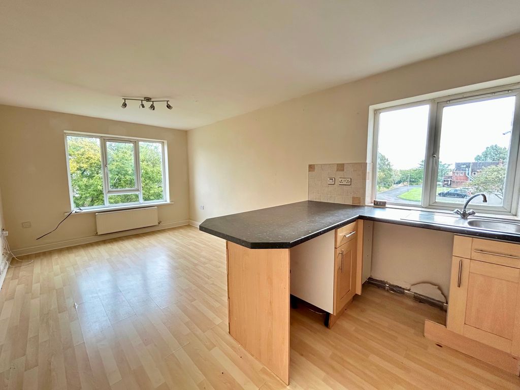 Property photo 3 of 11