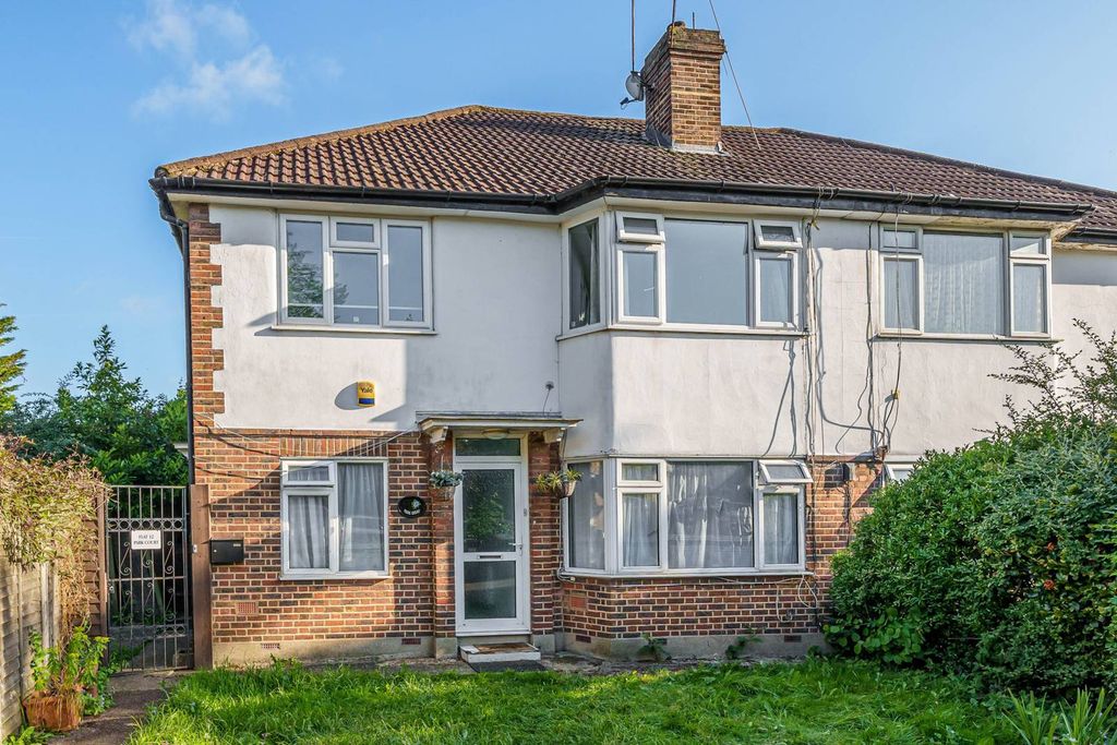 Property photo 2 of 11