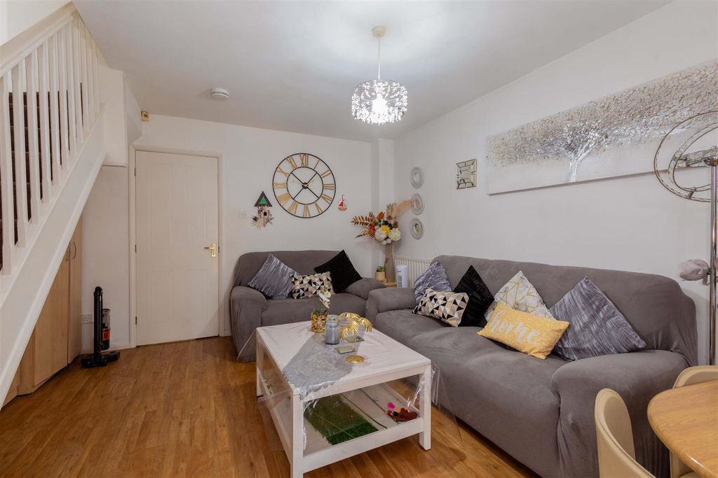 Property photo 3 of 15 64 Richards Way-11.Jpg