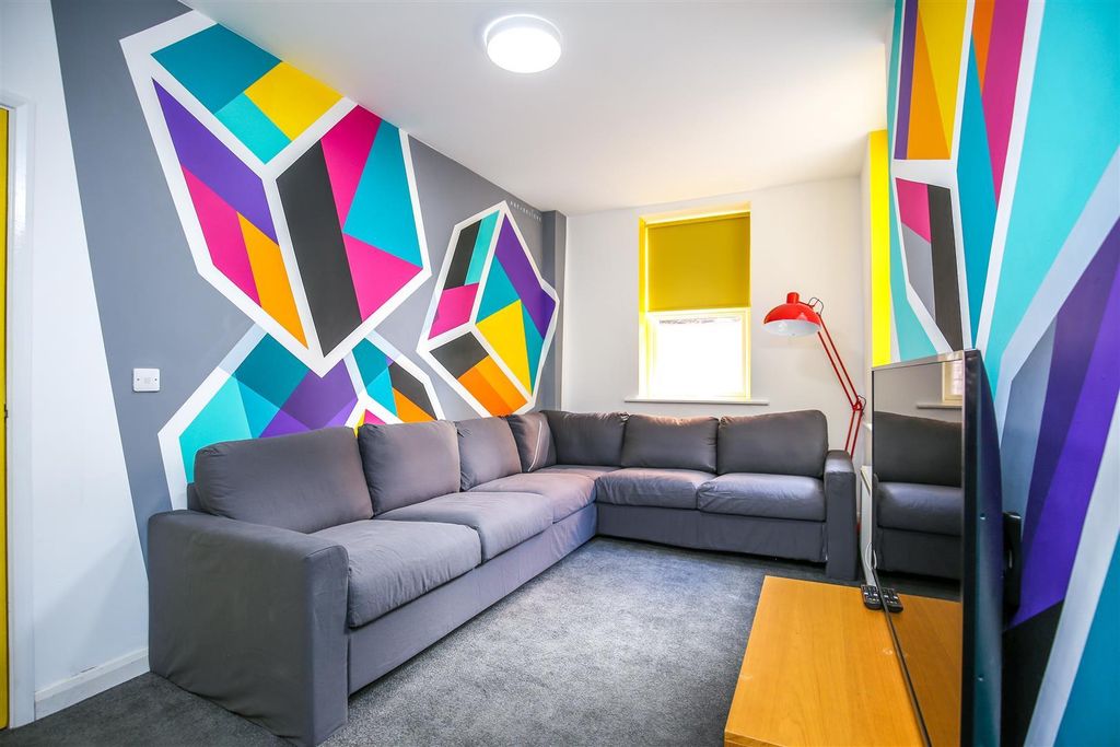 Property photo 1 of 17 Uuc-H_2F70Gnga0Jdkcaca.Jpg