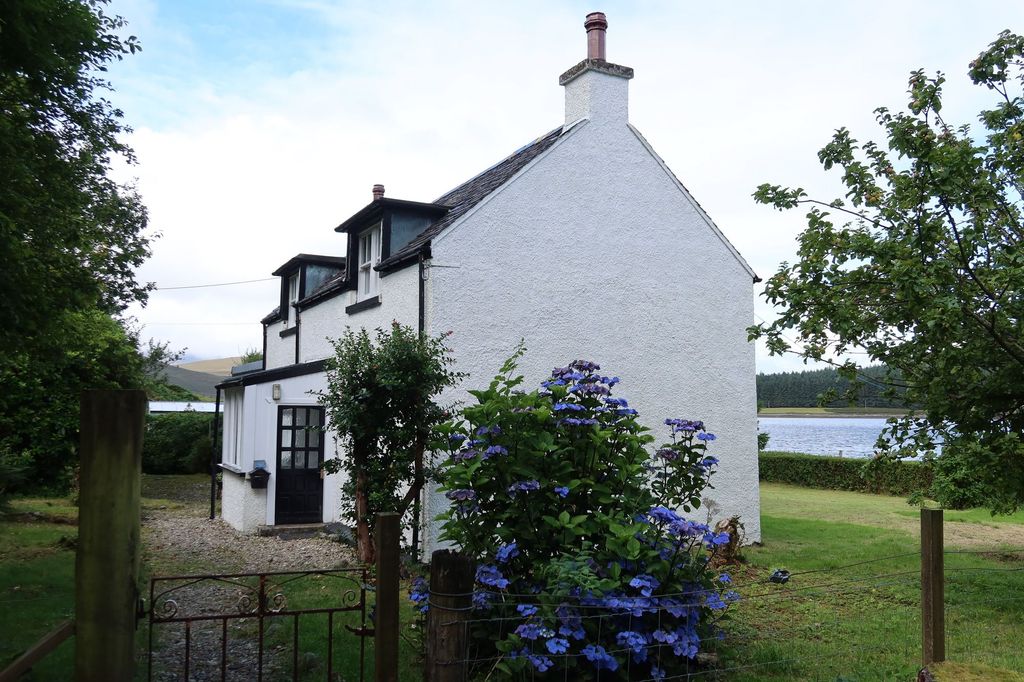 Property photo 1 of 84
