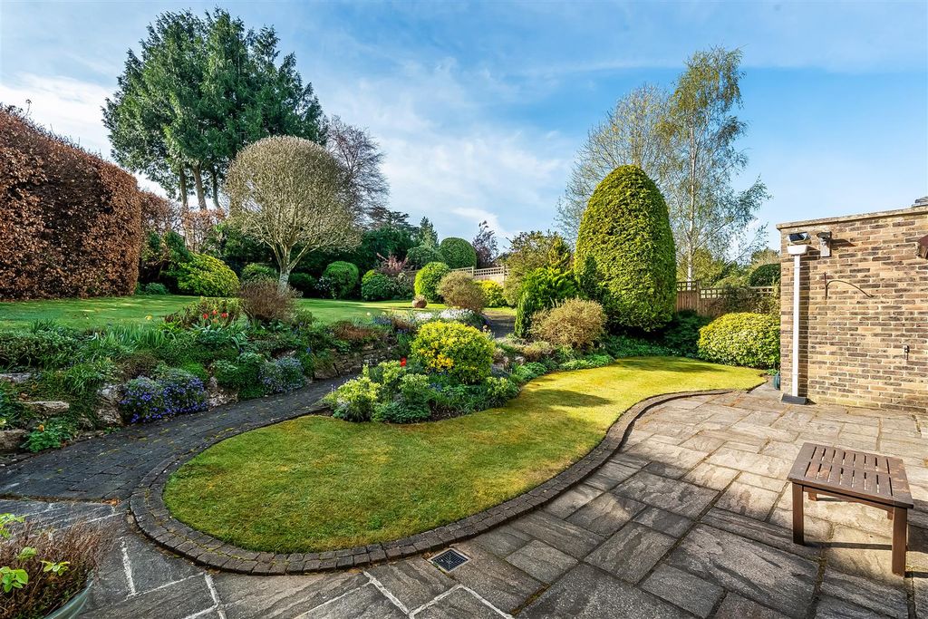 Property photo 2 of 16 31-Badingham-Drive-5.Jpg