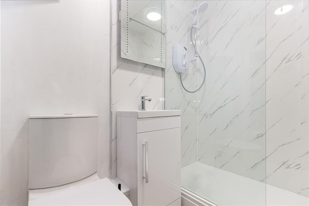 Property photo 2 of 9 Otter-Bathroom-1.Jpg