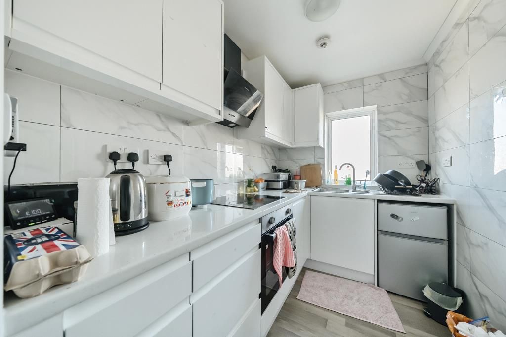 Property photo 2 of 19 Kitchen