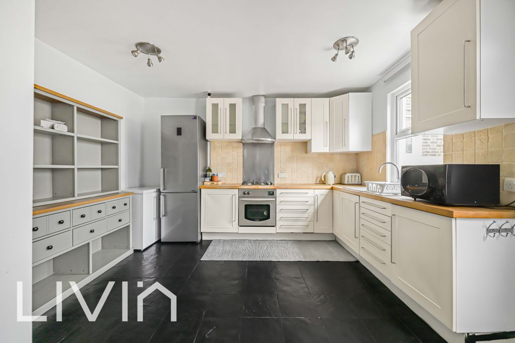 Property photo 2 of 17 120A6727