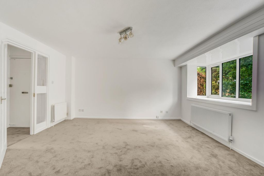Property photo 3 of 14 Living Room