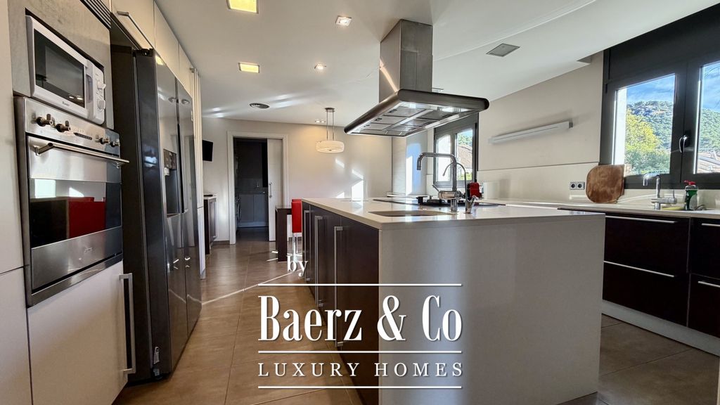 Property photo 3 of 48