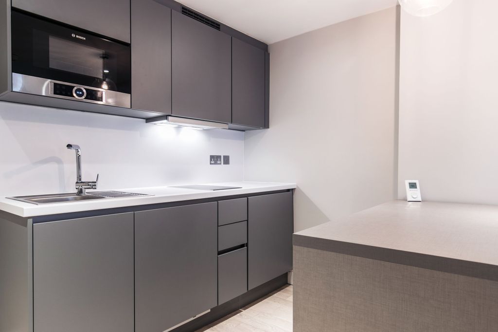 Property photo 3 of 17 Kitchen