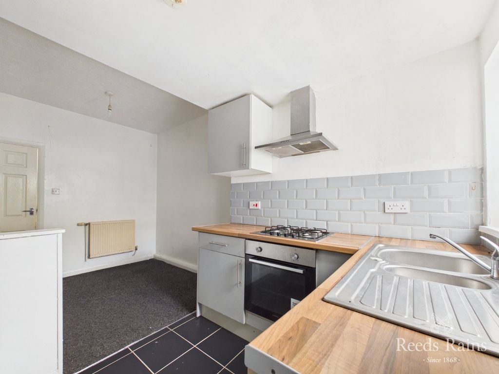 Property photo 2 of 16 Kitchen/Dining Room