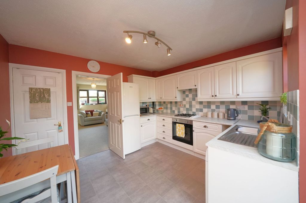 Property photo 2 of 23