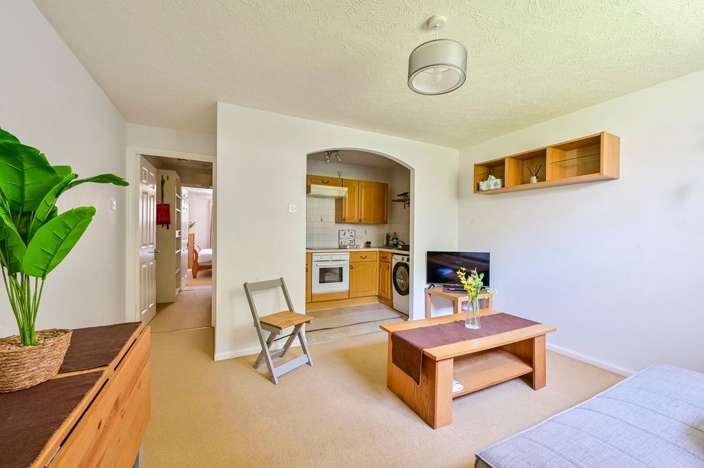 Property photo 3 of 9