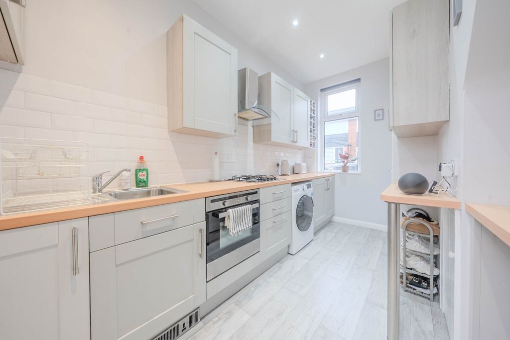 Property photo 3 of 19 Picture No. 15