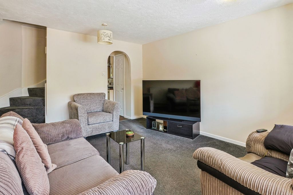 Property photo 2 of 13 Lounge