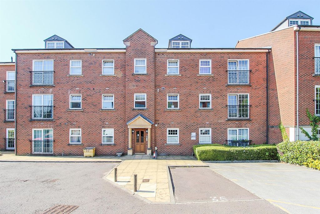 Property photo 1 of 9
