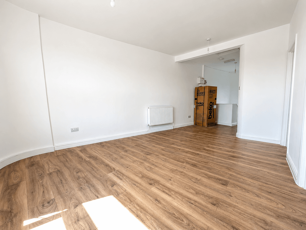 Property photo 3 of 12 Gallery