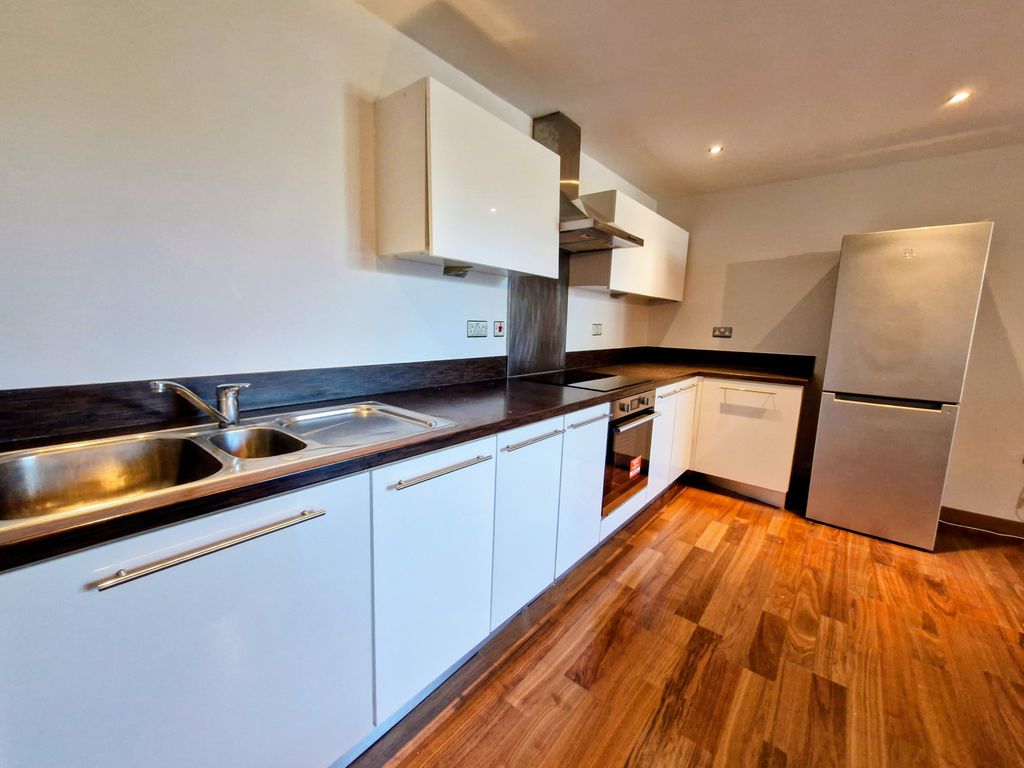 Property photo 2 of 20 74883Ad5-79E5-440E-Aeb4-37F63Bedaac7~1