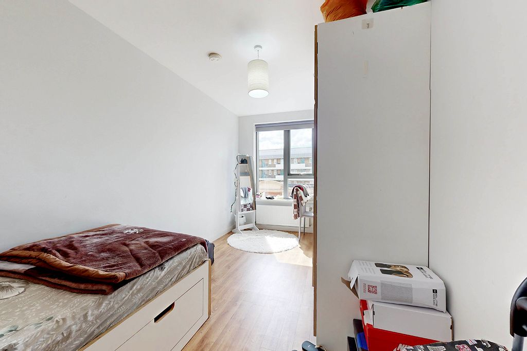 Property photo 1 of 5
