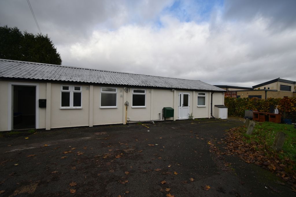 Property photo 1 of 4 Service Office For Rent