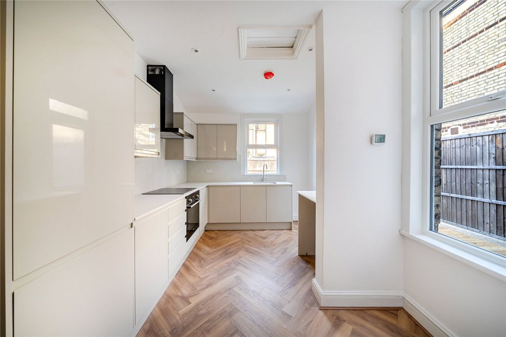 Property photo 2 of 17 Picture No. 71