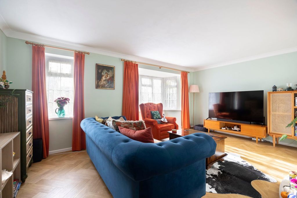 Property photo 3 of 16