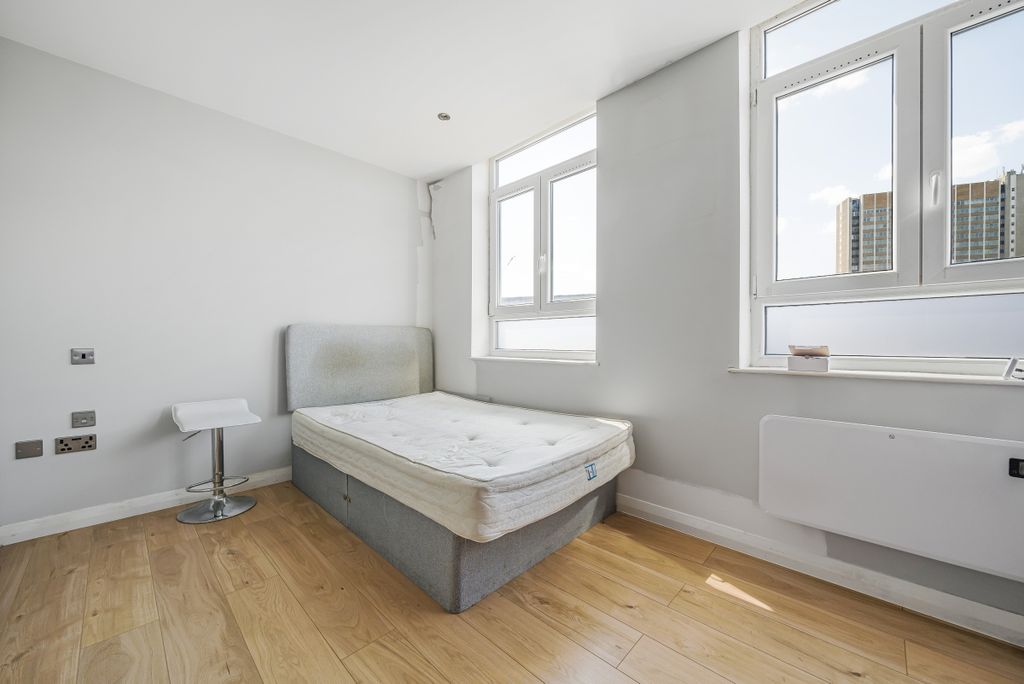 Property photo 2 of 7 1008035 (5)