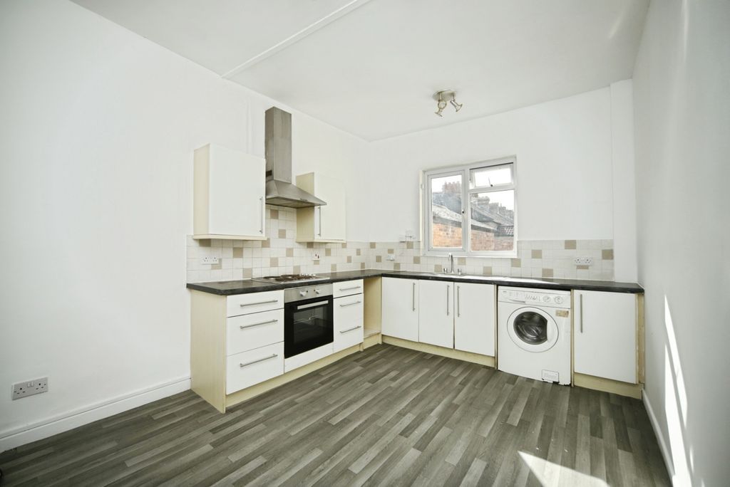 Property photo 3 of 12 Pbox-Img.Jpg