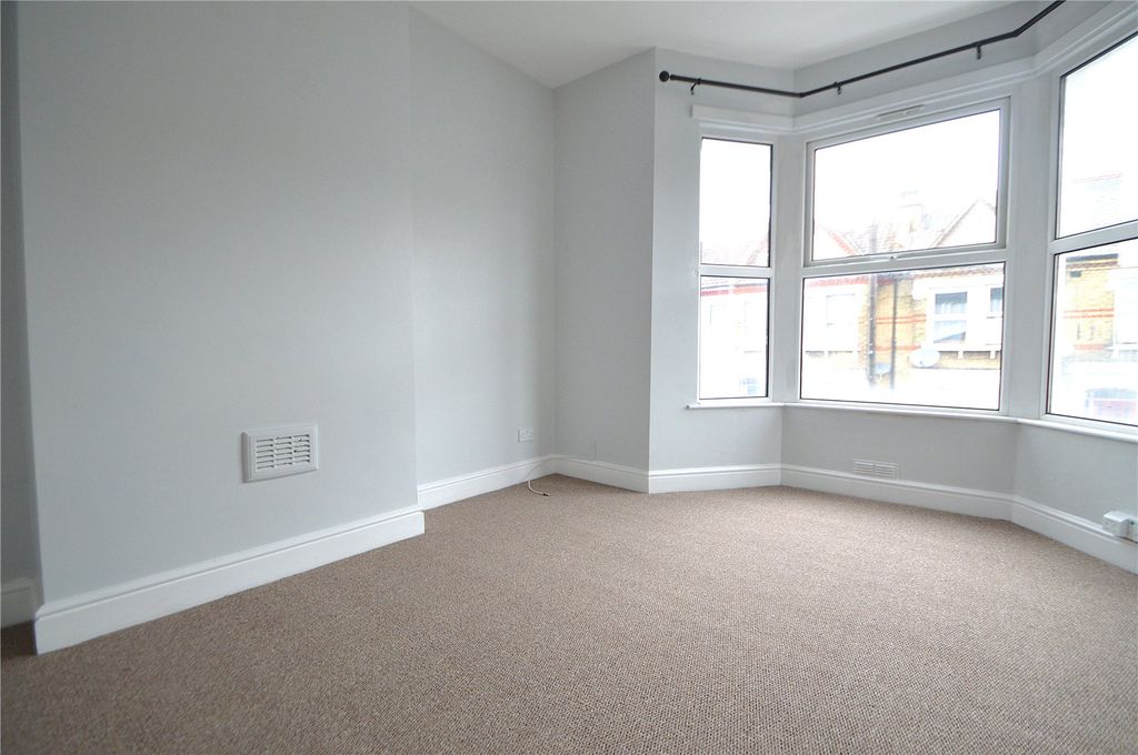 Property photo 2 of 10 Picture No. 07