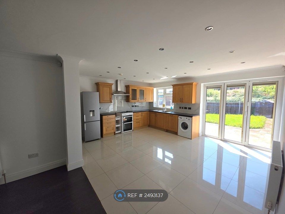 Property photo 1 of 17 Open Plan Kitchen