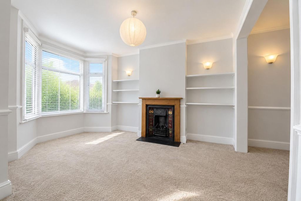 Property photo 1 of 9 02_Living_Room_Front.Jpg