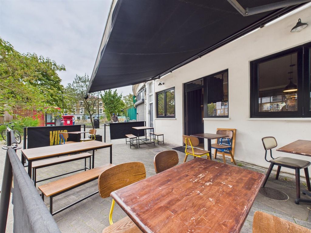 Property photo 3 of 14 Cam04237G0-Pr0218-Still004.Jpg