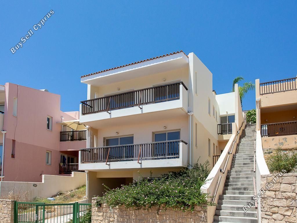 Property photo 2 of 31