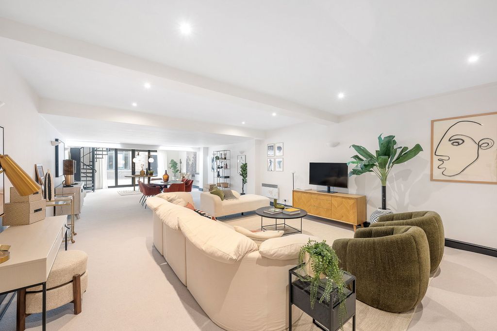 Property photo 1 of 46