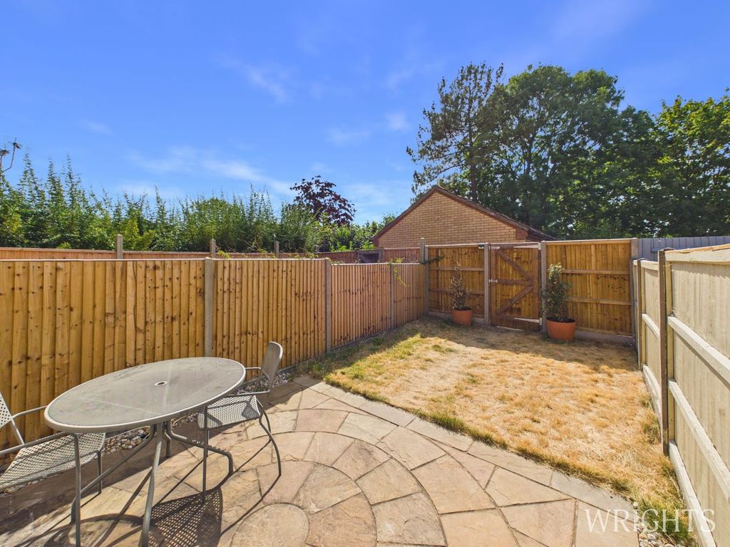 Property photo 2 of 21