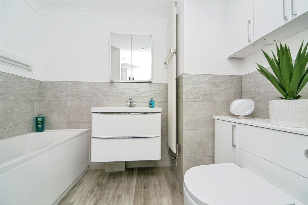 Additional image 20 of 2 bed flat for saleGloddaeth Avenue, Llandudno, Conwy LL30
