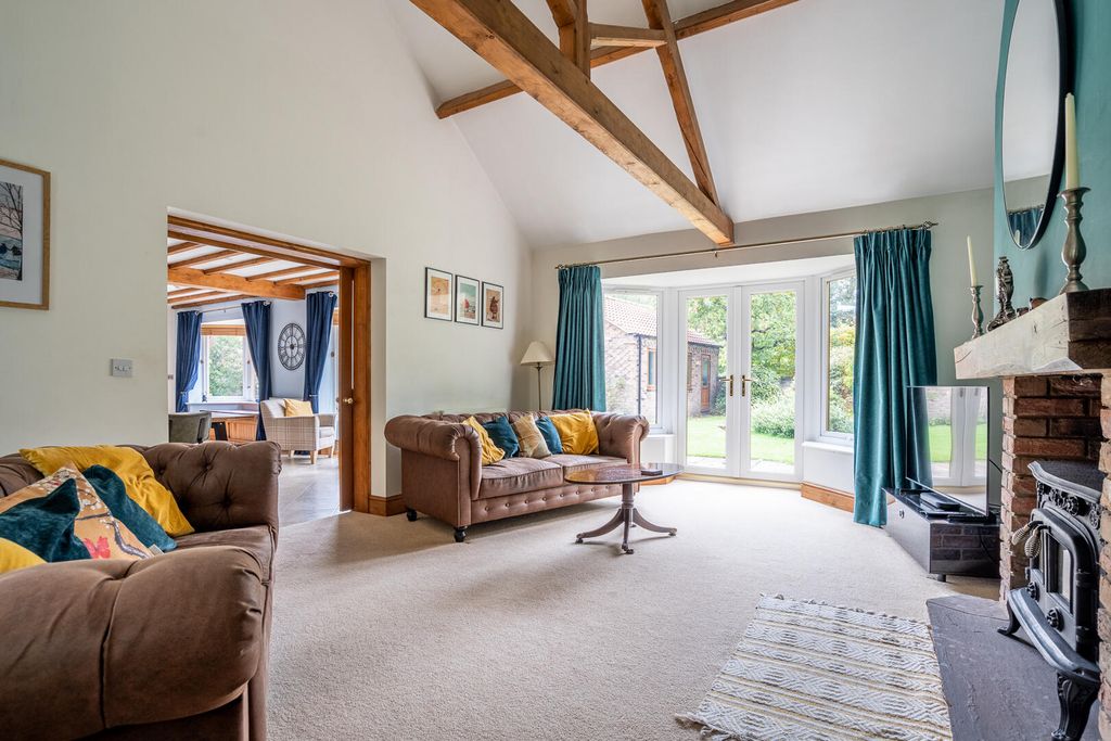 Property photo 2 of 28 Living Room