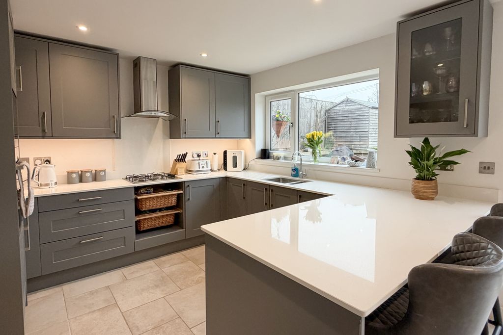 Property photo 3 of 21 3